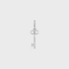 Anhänger „Triomphe Key“ aus Messing mit Rhodium-Finish Anhänger „Triomphe Key“ aus Messing mit Rhodium-Finish