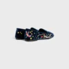 Aura Loafer aus besticktem Samt im College-Stil Aura Loafer aus besticktem Samt im College-Stil