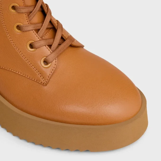Austin Schnürstiefel aus glänzendem Kalbsleder Austin Schnürstiefel aus glänzendem Kalbsleder