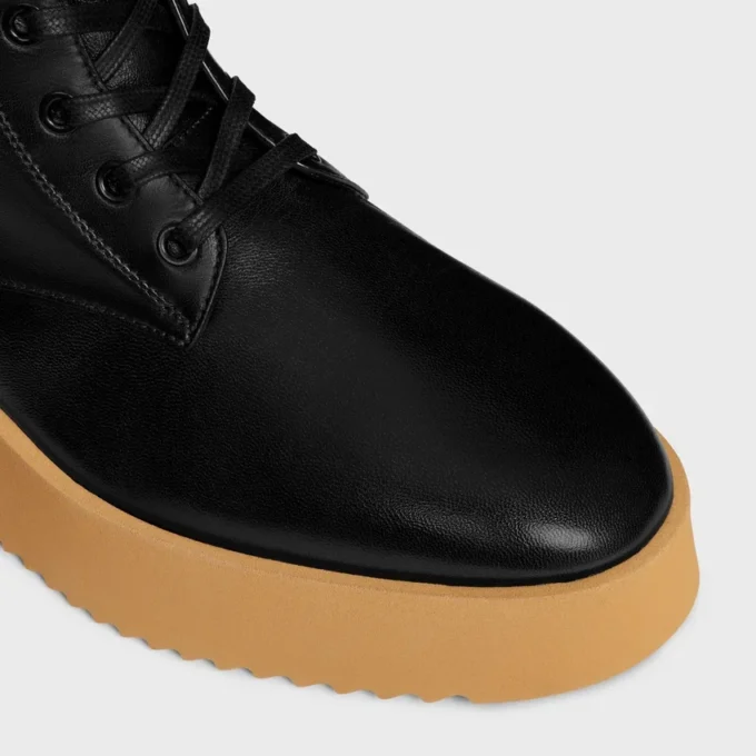 Austin Schnürstiefel aus glänzendem Kalbsleder Austin Schnürstiefel aus glänzendem Kalbsleder