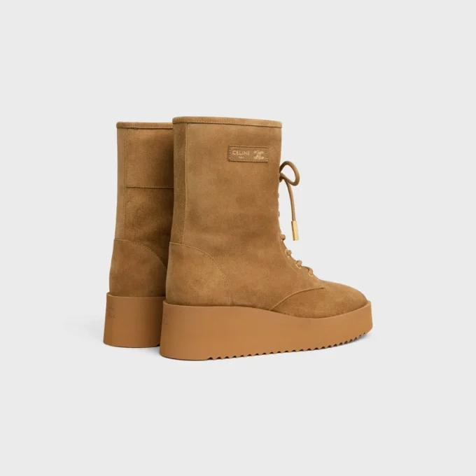 Austin Schnürstiefel aus Kalbsveloursleder und Lammfell Austin Schnürstiefel aus Kalbsveloursleder und Lammfell