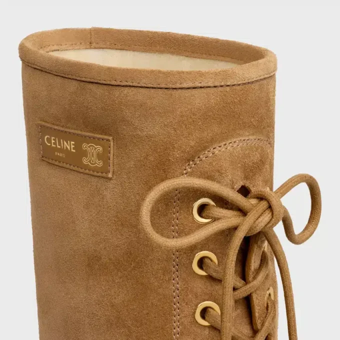 Austin Schnürstiefel aus Kalbsveloursleder und Lammfell Austin Schnürstiefel aus Kalbsveloursleder und Lammfell