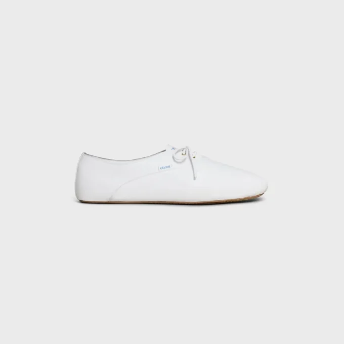 Ballerina-Schuh mit Schnürung aus Lammleder Ballerina-Schuh mit Schnürung aus Lammleder