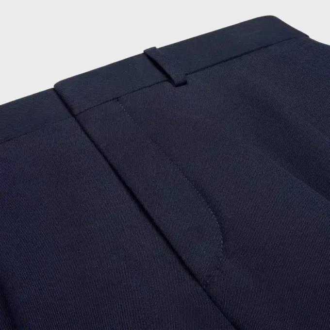Bermudashorts aus Baumwoll- und Wollgabardine Bermudashorts aus Baumwoll- und Wollgabardine