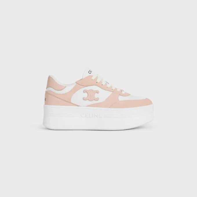 Block-Keil-Sneaker aus Kalbsleder und Kalbsveloursleder Block-Keil-Sneaker aus Kalbsleder und Kalbsveloursleder