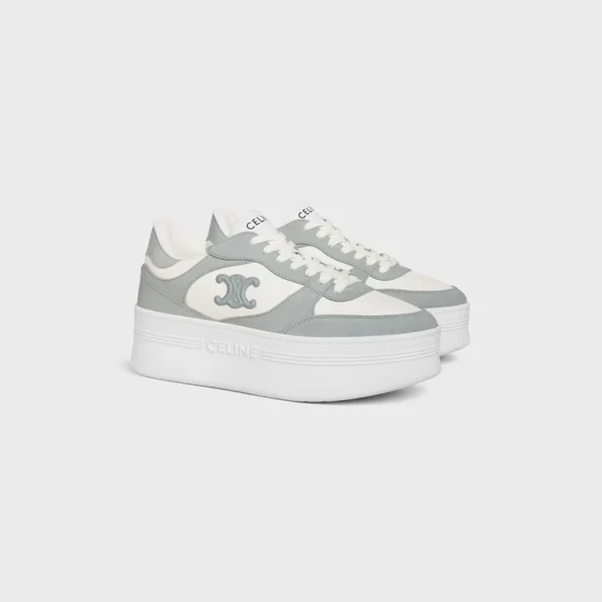 Block-Keil-Sneaker aus Kalbsleder und Kalbsveloursleder Block-Keil-Sneaker aus Kalbsleder und Kalbsveloursleder
