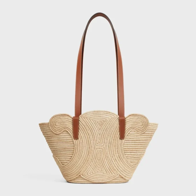 Celine Classic Panier Small, geflochtenes Triomphe-Modell aus Raffia und Kalbsleder Celine Classic Panier Small, geflochtenes Triomphe-Modell aus Raffia und Kalbsleder