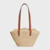 Celine Classic Panier Small, geflochtenes Triomphe-Modell aus Raffia und Kalbsleder Celine Classic Panier Small, geflochtenes Triomphe-Modell aus Raffia und Kalbsleder