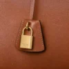 Celine Conti Tasche aus geschmeidigem genarbtem Kalbsleder Celine Conti Tasche aus geschmeidigem genarbtem Kalbsleder