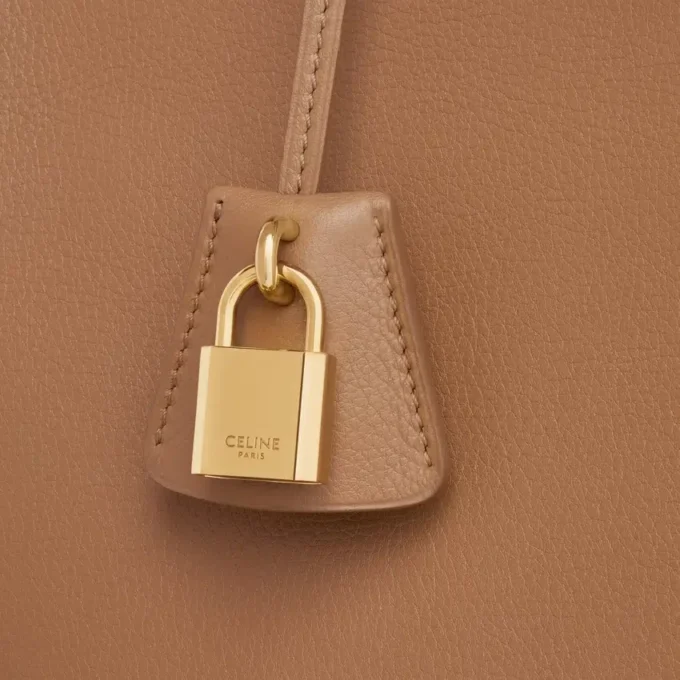 Celine Conti Tasche aus geschmeidigem genarbtem Kalbsleder Celine Conti Tasche aus geschmeidigem genarbtem Kalbsleder