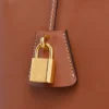 Celine Conti Tasche für Teenager aus naturbelassenem Kalbsleder Celine Conti Tasche für Teenager aus naturbelassenem Kalbsleder