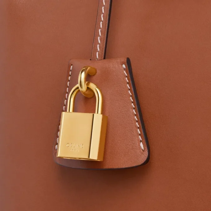 Celine Conti Tasche für Teenager aus naturbelassenem Kalbsleder Celine Conti Tasche für Teenager aus naturbelassenem Kalbsleder