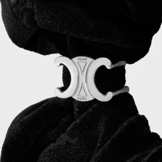 CELINE-Haargummi mit Prägung aus Polyester und Messing mit Rhodium-Finish CELINE-Haargummi mit Prägung aus Polyester und Messing mit Rhodium-Finish
