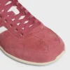 CELINE Jogger Low Schnürsneaker mit Triomphe-Motiv aus Wildleder und Kalbsleder CELINE Jogger Low Schnürsneaker mit Triomphe-Motiv aus Wildleder und Kalbsleder