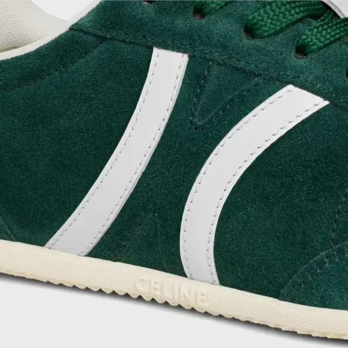 CELINE Jogger Low Schnürsneaker mit Triomphe-Motiv aus Wildleder und Kalbsleder CELINE Jogger Low Schnürsneaker mit Triomphe-Motiv aus Wildleder und Kalbsleder