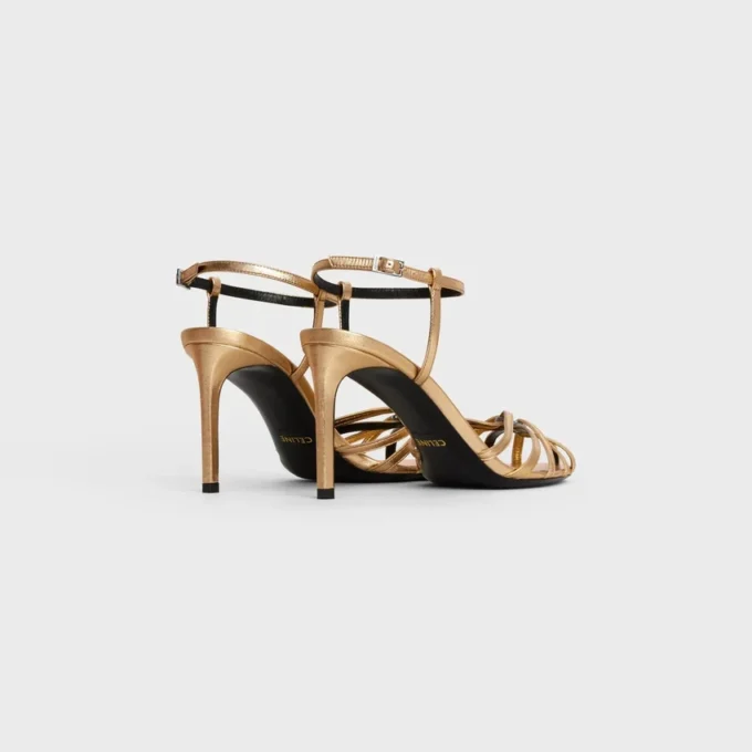 CELINE Triomphe Sandale aus laminiertem Lammleder CELINE Triomphe Sandale aus laminiertem Lammleder