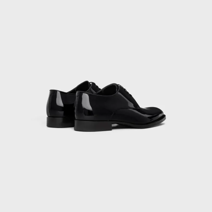 CELINE Tuxedo Derby aus lackiertem Kalbsleder CELINE Tuxedo Derby aus lackiertem Kalbsleder