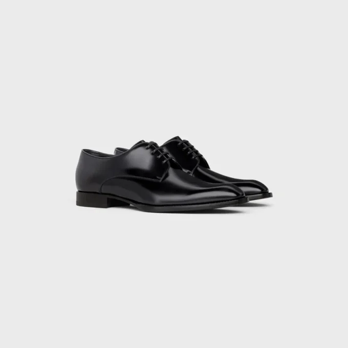 CELINE Tuxedo Derby aus poliertem Stierleder CELINE Tuxedo Derby aus poliertem Stierleder