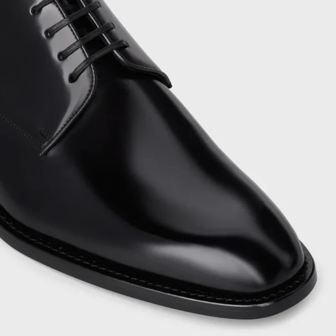 CELINE Tuxedo Derby aus poliertem Stierleder CELINE Tuxedo Derby aus poliertem Stierleder