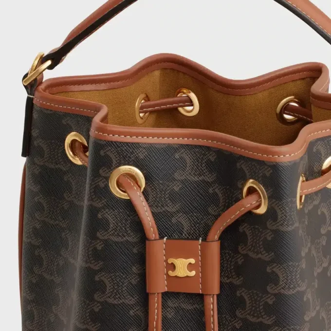 Clara-Tasche aus Triomphe Canvas und Kalbsleder