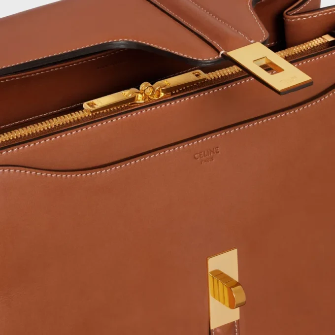 Classique 16 Tasche aus naturbelassenem Kalbsleder Classique 16 Tasche aus naturbelassenem Kalbsleder