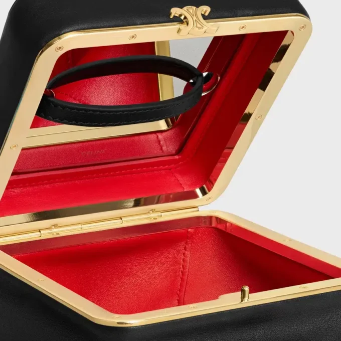 Cube aus geschmeidigem Kalbsleder Cube aus geschmeidigem Kalbsleder