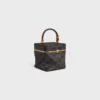 Cube aus Triomphe Canvas und naturbelassenem Kalbsleder Cube aus Triomphe Canvas und naturbelassenem Kalbsleder