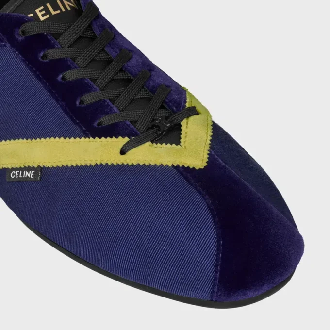 Der flache Sneaker aus Grosgrain, Samt, Kalbsveloursleder und Lammleder Der flache Sneaker aus Grosgrain, Samt, Kalbsveloursleder und Lammleder