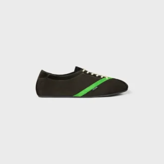 Der flache Sneaker aus Grosgrain, Samt, Ziegenveloursleder und Lammleder