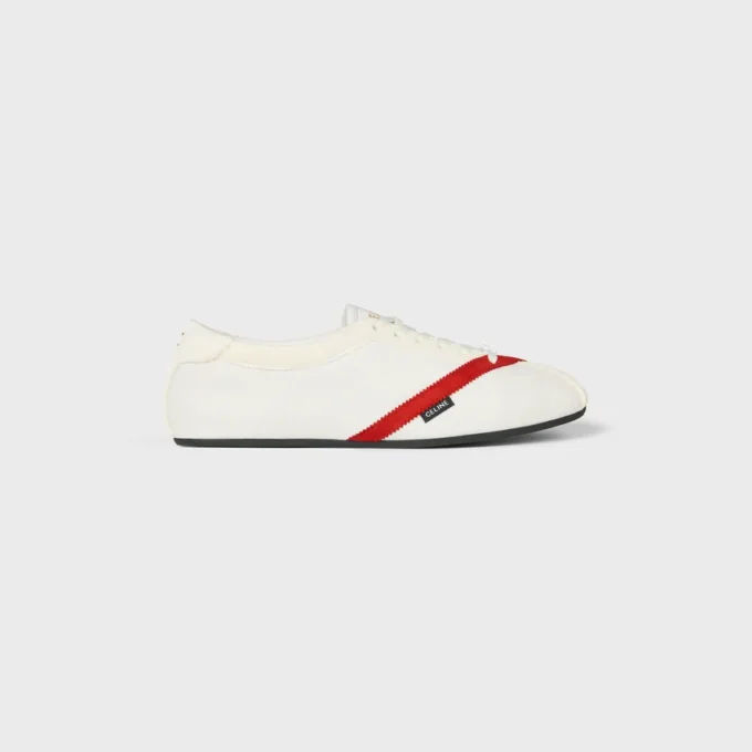 Der flache Sneaker aus Grosgrain, Samt, Ziegenveloursleder und Lammleder Der flache Sneaker aus Grosgrain, Samt, Ziegenveloursleder und Lammleder