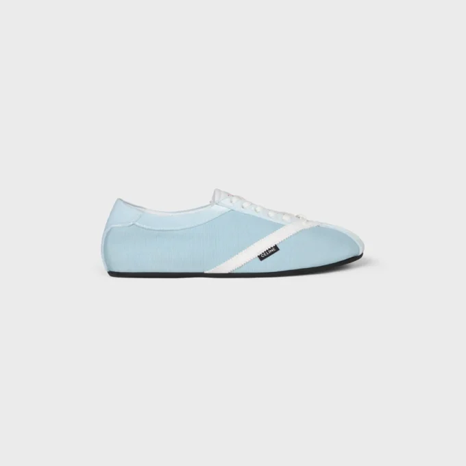 Der flache Sneaker aus Grosgrain, Samt, Ziegenveloursleder und Lammleder Der flache Sneaker aus Grosgrain, Samt, Ziegenveloursleder und Lammleder