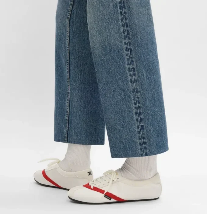 Der flache Sneaker aus Grosgrain, Samt, Ziegenveloursleder und Lammleder Der flache Sneaker aus Grosgrain, Samt, Ziegenveloursleder und Lammleder