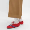 Der flache Sneaker aus Grosgrain, Samt, Ziegenveloursleder und Lammleder Der flache Sneaker aus Grosgrain, Samt, Ziegenveloursleder und Lammleder