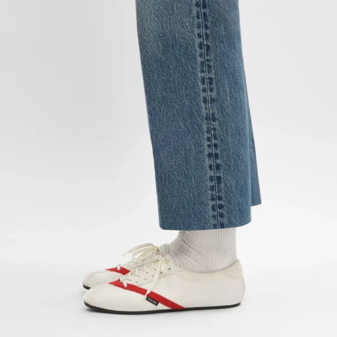 Der flache Sneaker aus Grosgrain, Samt, Ziegenveloursleder und Lammleder Der flache Sneaker aus Grosgrain, Samt, Ziegenveloursleder und Lammleder