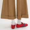 Der flache Sneaker aus Grosgrain, Samt, Ziegenveloursleder und Lammleder Der flache Sneaker aus Grosgrain, Samt, Ziegenveloursleder und Lammleder