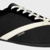 Der flache Sneaker aus Grosgrain, Samt, Ziegenveloursleder und Lammleder Der flache Sneaker aus Grosgrain, Samt, Ziegenveloursleder und Lammleder
