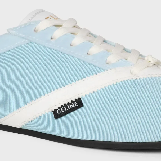 Der flache Sneaker aus Grosgrain, Samt, Ziegenveloursleder und Lammleder Der flache Sneaker aus Grosgrain, Samt, Ziegenveloursleder und Lammleder