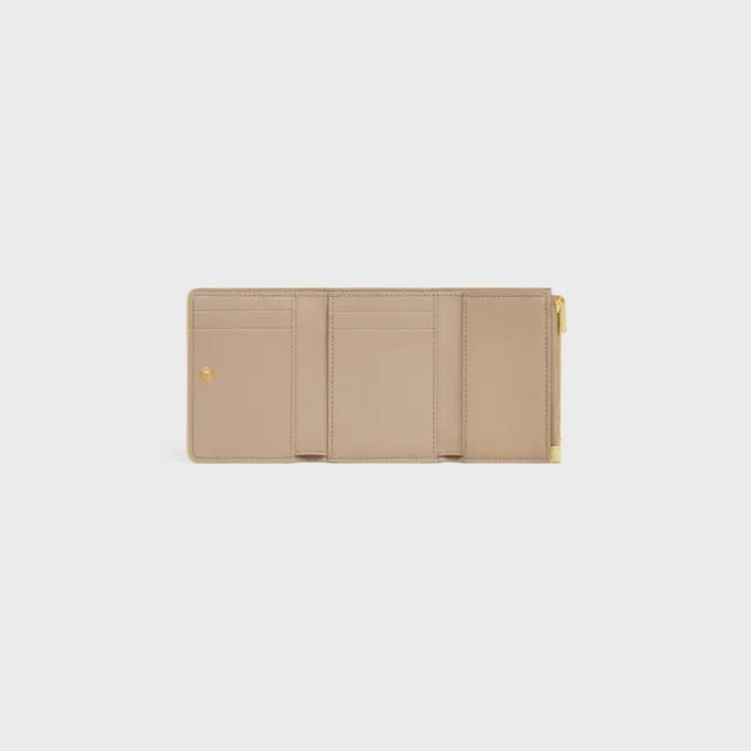 Edle Brieftasche mit Triomphe-Prägung aus geschmeidigem, genarbtem Kalbsleder Edle Brieftasche mit Triomphe-Prägung aus geschmeidigem, genarbtem Kalbsleder