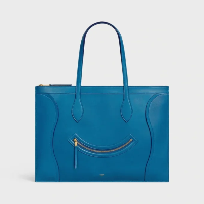 Flache Luggage aus glänzendem Kalbsleder Flache Luggage aus glänzendem Kalbsleder
