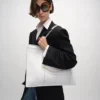 Flache Luggage aus glänzendem Kalbsleder Flache Luggage aus glänzendem Kalbsleder