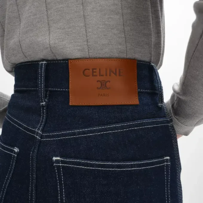 Flare-Jeans 003 aus leichtem Indigo-Denim