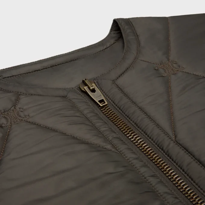 Gesteppte Jacke aus leichtem Nylon Gesteppte Jacke aus leichtem Nylon
