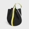 Große Drop-Bucket-Tasche aus glattem Kalbsleder Große Drop-Bucket-Tasche aus glattem Kalbsleder