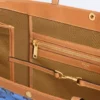 Große flache Einkaufstasche aus Triomphe Canvas Große flache Einkaufstasche aus Triomphe Canvas