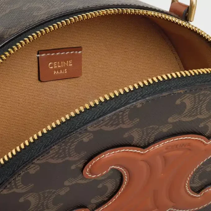 Half Moon Case aus Triomphe Canvas und Kalbsleder