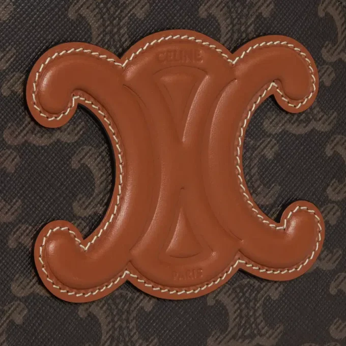 Half Moon Case aus Triomphe Canvas und Kalbsleder