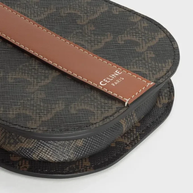 Handytasche mit Klappe aus Triomphe Canvas und Kalbsleder