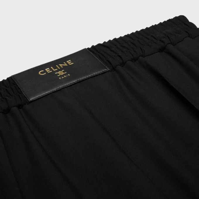 Hose aus leichtem Wollstoff Hose aus leichtem Wollstoff