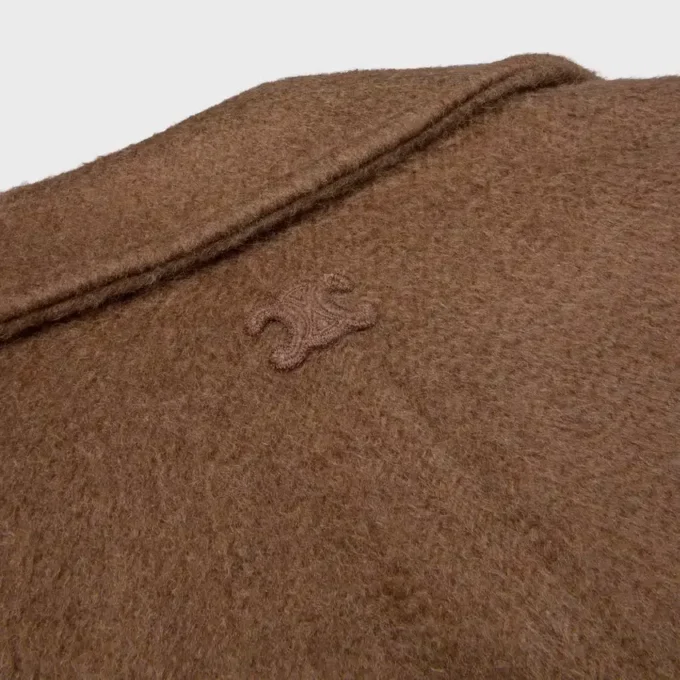 Jacke aus doppelseitigem Kaschmir und Kamelhaar Jacke aus doppelseitigem Kaschmir und Kamelhaar