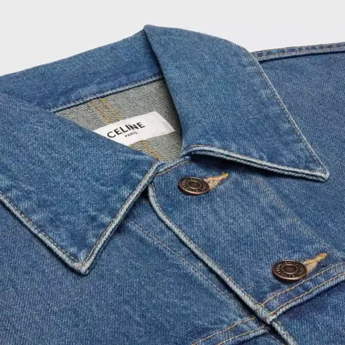 Jacke aus festem Denim Jacke aus festem Denim